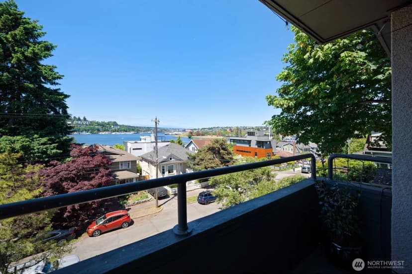 Property photo for 2366 E Yale Avenue E, Seattle photo 22
