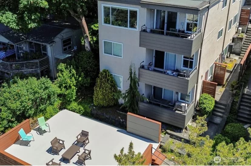 Property photo for 2366 E Yale Avenue E, Seattle photo 3
