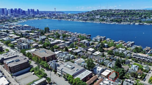Property photo for 2366 E Yale Avenue E, Seattle photo 5