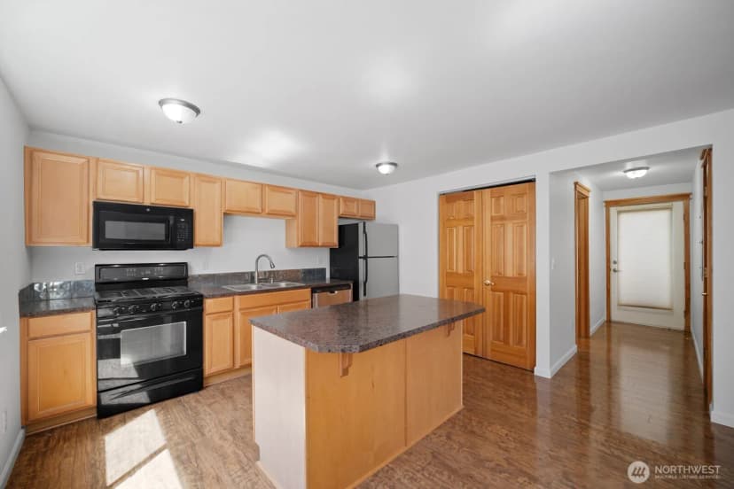 Property photo for 2366 E Yale Avenue E, Seattle photo 18