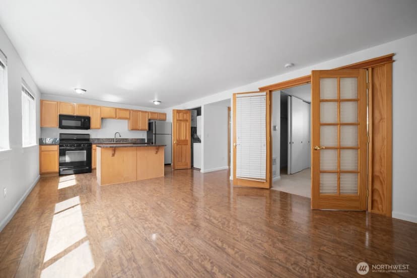 Property photo for 2366 E Yale Avenue E, Seattle photo 13