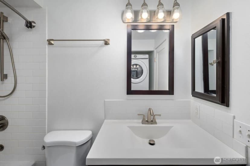 Property photo for 3901 Fremont Avenue N #202, Seattle photo 14