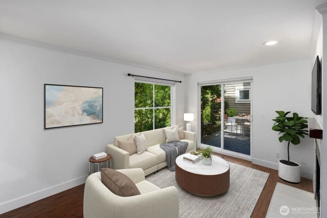 Property photo for 3901 Fremont Avenue N #202, Seattle photo 4