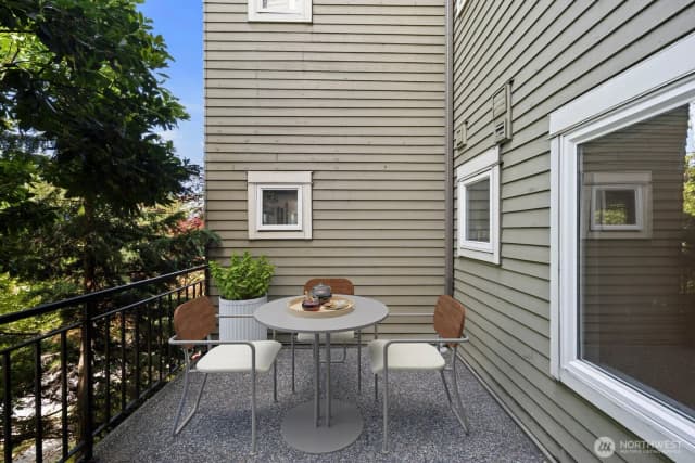 Property photo for 3901 Fremont Avenue N #202, Seattle photo 5