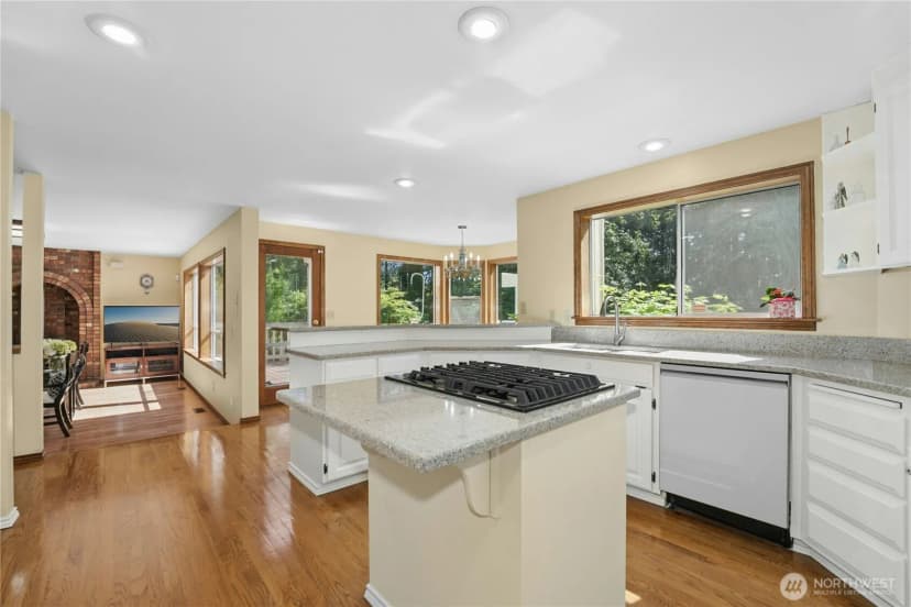 Property photo for 209 Sw 331st Place, Federal Way photo 9