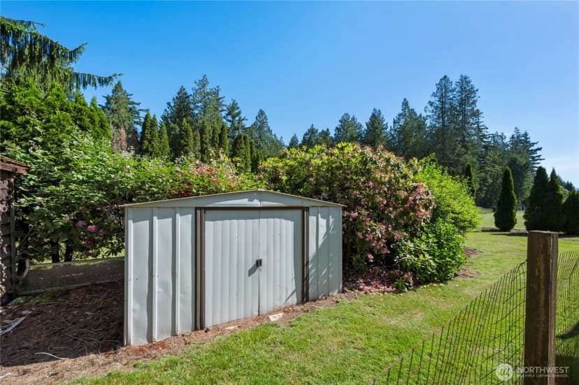 Property photo for 6978 Hannegan Road, Lynden photo 16