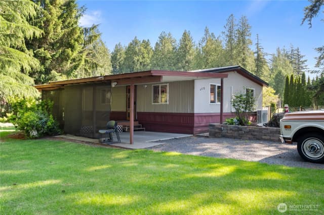 Property photo for 6978 Hannegan Road, Lynden photo 2