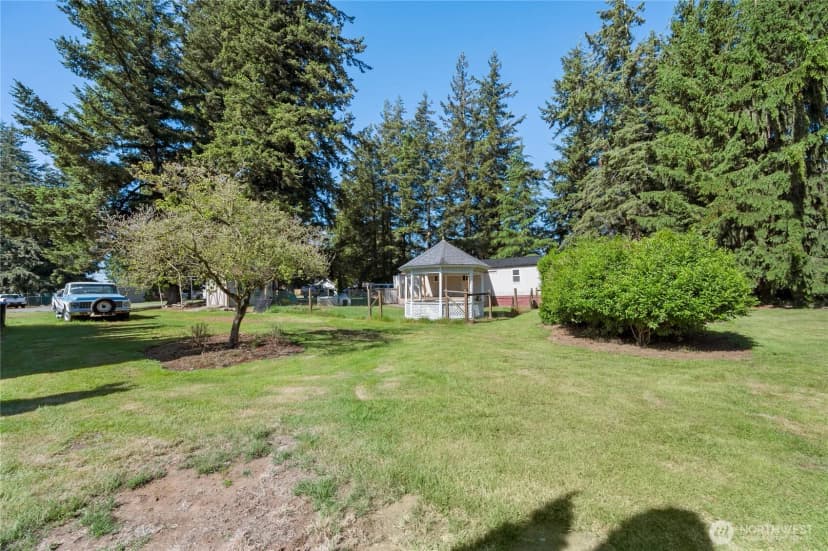 Property photo for 6978 Hannegan Road, Lynden photo 17