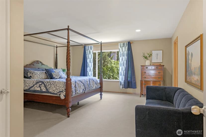 Property photo for 250 Pasco Drive Ne, Renton photo 24