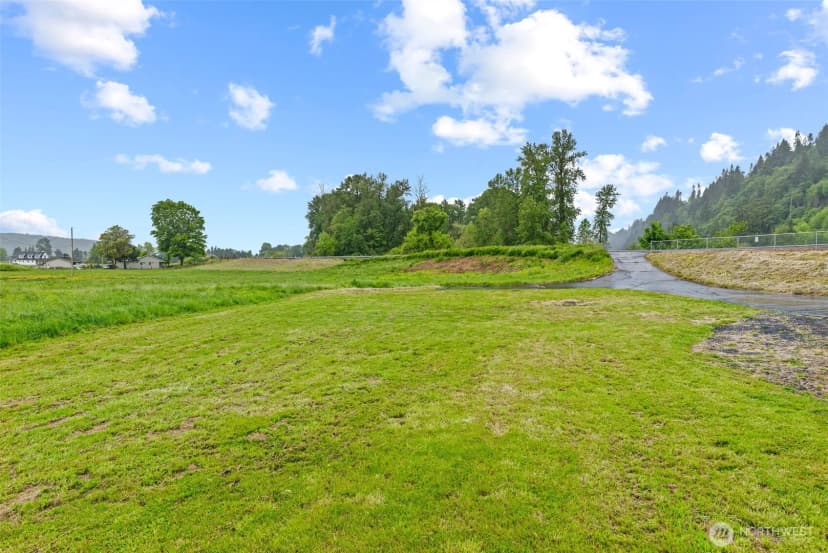 Property photo for 8203 Willow Grove Road, Longview photo 32