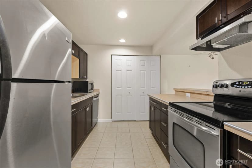 Property photo for 9494 Redmond-woodinville Road Ne #b307, Redmond photo 6