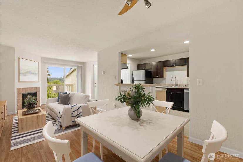 Property photo for 9494 Redmond-woodinville Road Ne #b307, Redmond photo 2