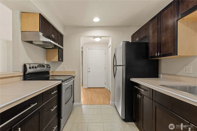 Property photo for 9494 Redmond-woodinville Road Ne #b307, Redmond photo 4