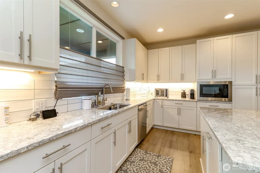 Property photo for 17913 150th Street E, Bonney Lake photo 8