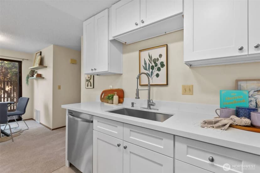 Property photo for 24440 13th Avenue S, Des Moines photo 4
