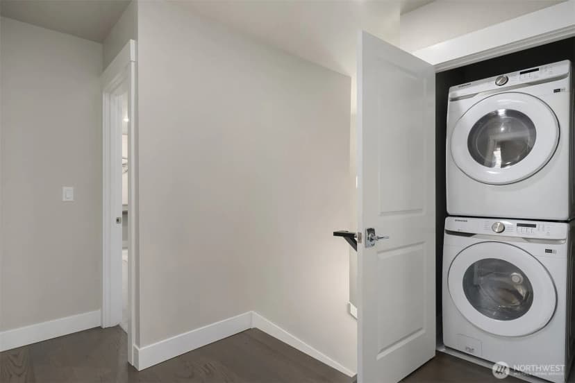Property photo for 746 Broadway E, Seattle photo 34