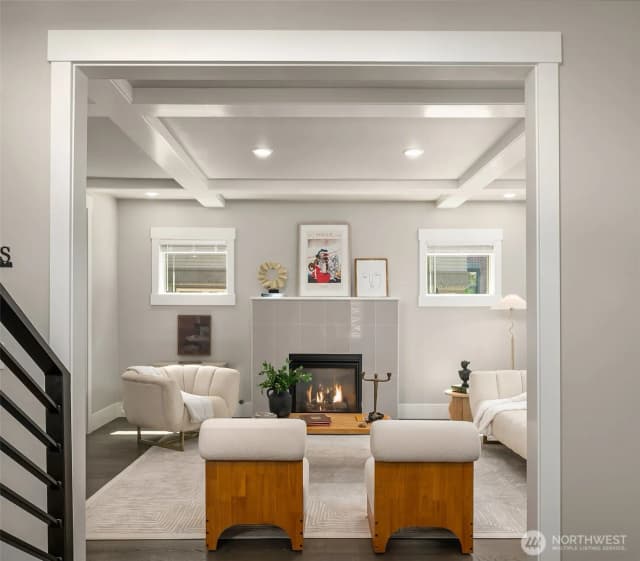 Property photo for 746 Broadway E, Seattle photo 5