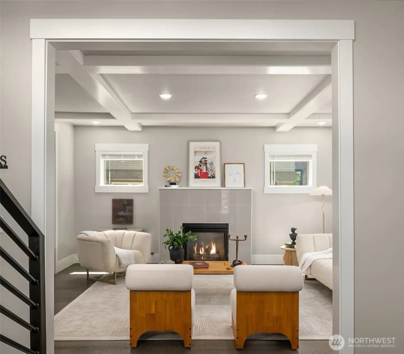 Property photo for 746 Broadway E, Seattle photo 5