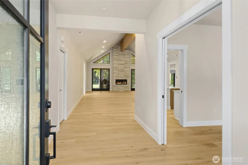 Property photo for 1050 Domerie Park Loop, Cle Elum photo 2