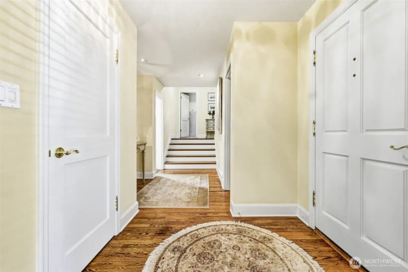 Property photo for 1637 Broadmoor Drive E, Seattle photo 15