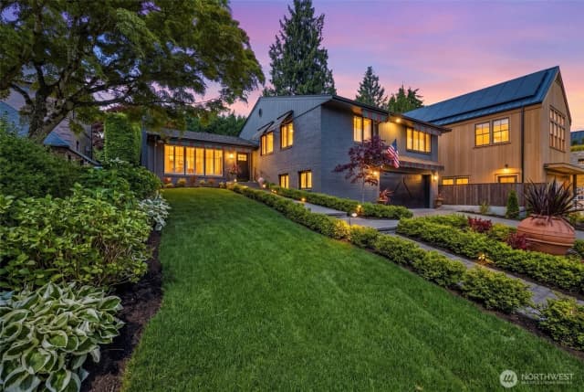 Property photo for 1637 Broadmoor Drive E, Seattle photo 2