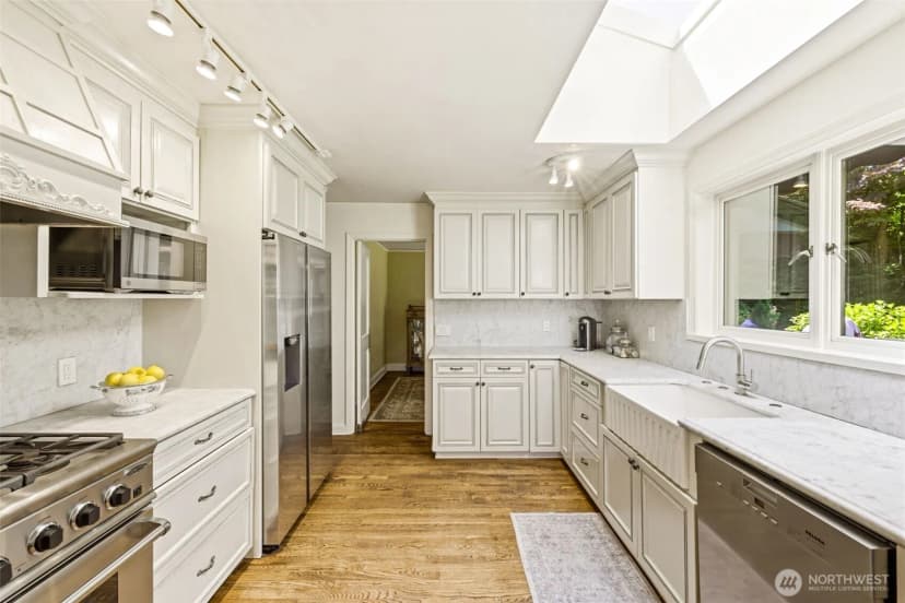 Property photo for 1637 Broadmoor Drive E, Seattle photo 10