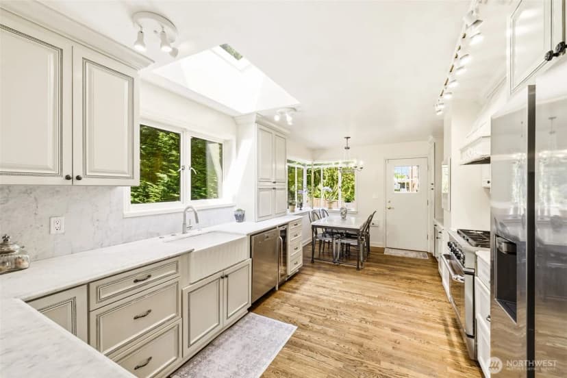 Property photo for 1637 Broadmoor Drive E, Seattle photo 11