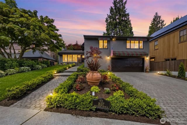 Property photo for 1637 Broadmoor Drive E, Seattle