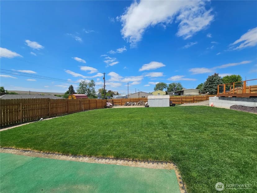 Property photo for 114 E 7th Street, Lind photo 32