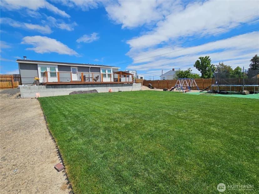 Property photo for 114 E 7th Street, Lind photo 31