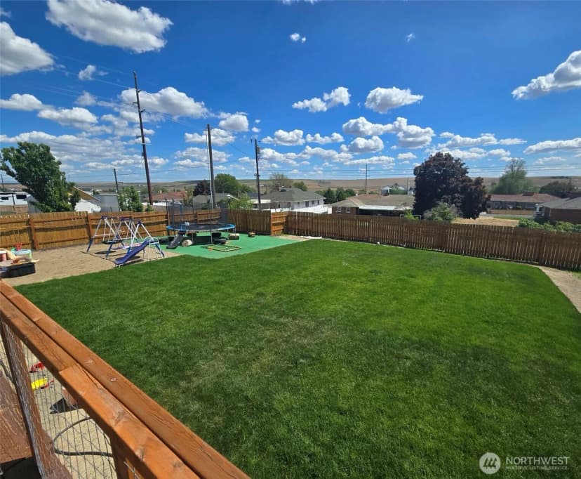 Property photo for 114 E 7th Street, Lind photo 22