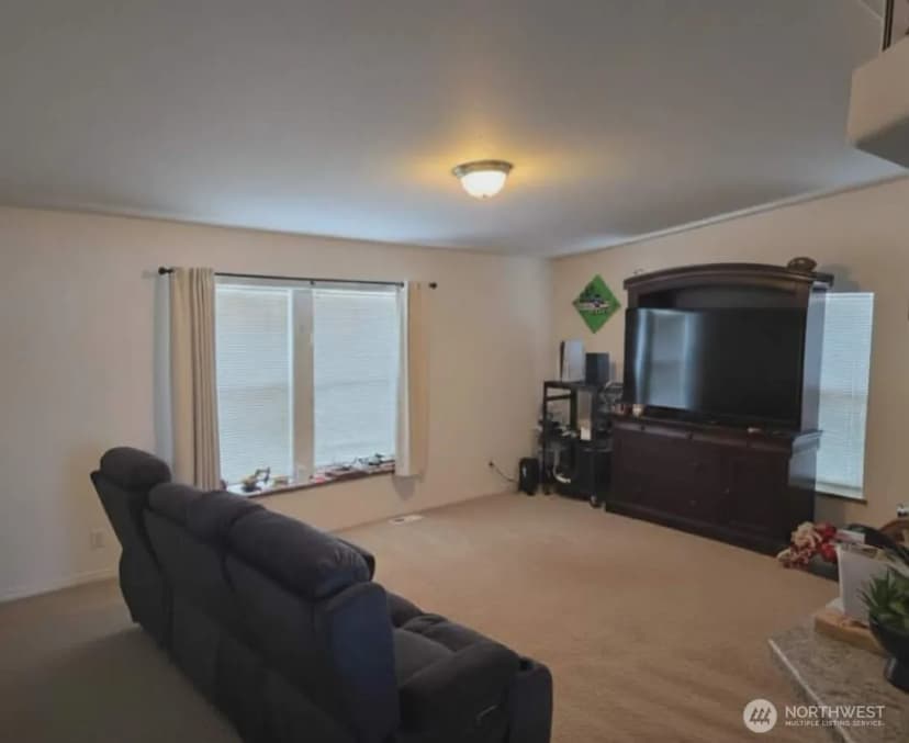 Property photo for 114 E 7th Street, Lind photo 10