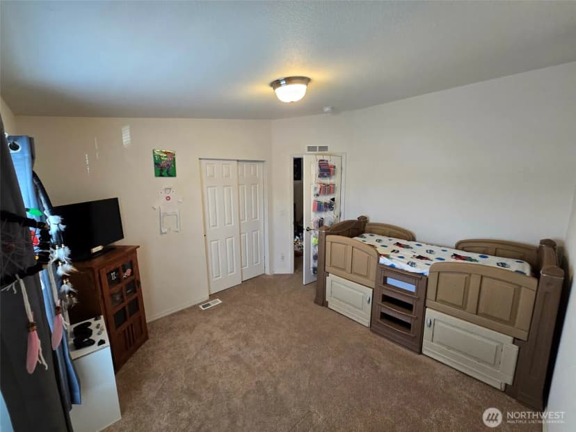 Property photo for 114 E 7th Street, Lind photo 18