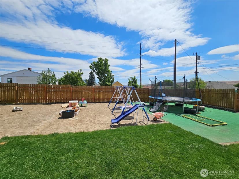 Property photo for 114 E 7th Street, Lind photo 28