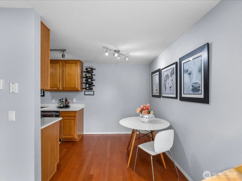 Property photo for 14300 32nd Avenue Ne #408, Seattle photo 19