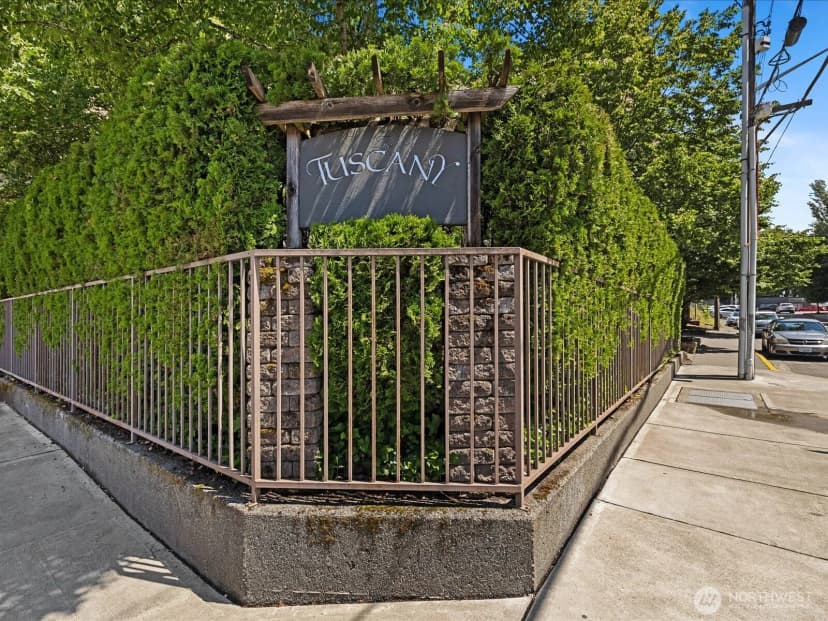 Property photo for 14300 32nd Avenue Ne #408, Seattle photo 6