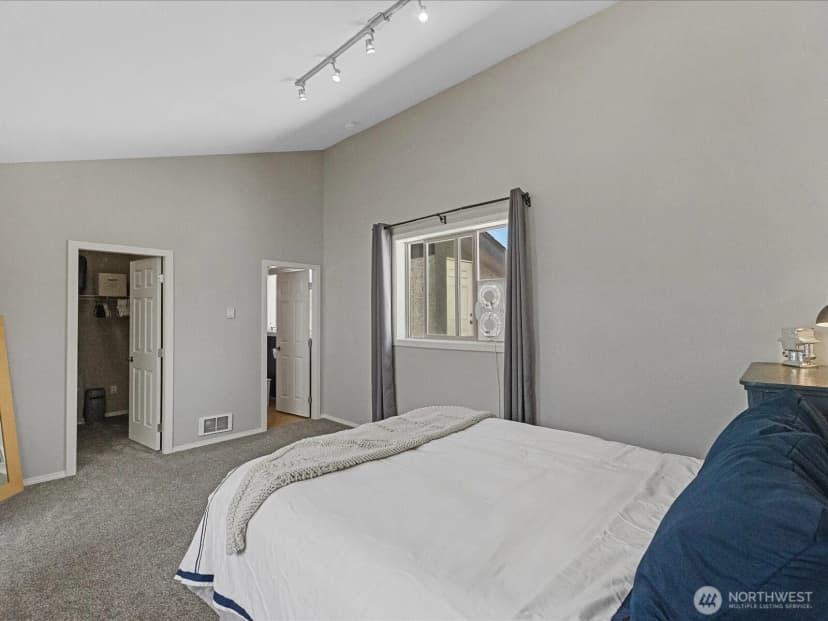 Property photo for 14300 32nd Avenue Ne #408, Seattle photo 33