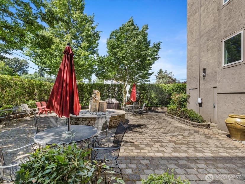 Property photo for 14300 32nd Avenue Ne #408, Seattle photo 9