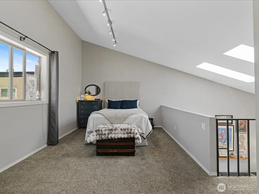 Property photo for 14300 32nd Avenue Ne #408, Seattle photo 32