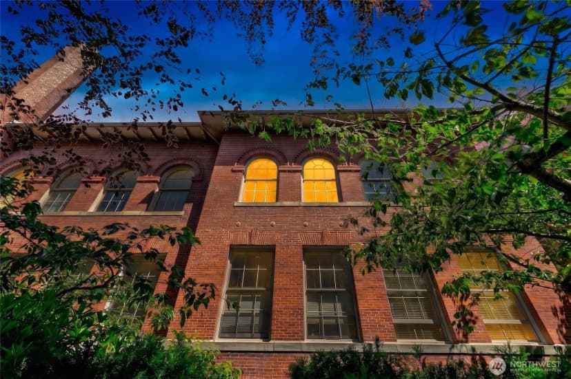 Property photo for 1401 5th Avenue W #306, Seattle photo 5
