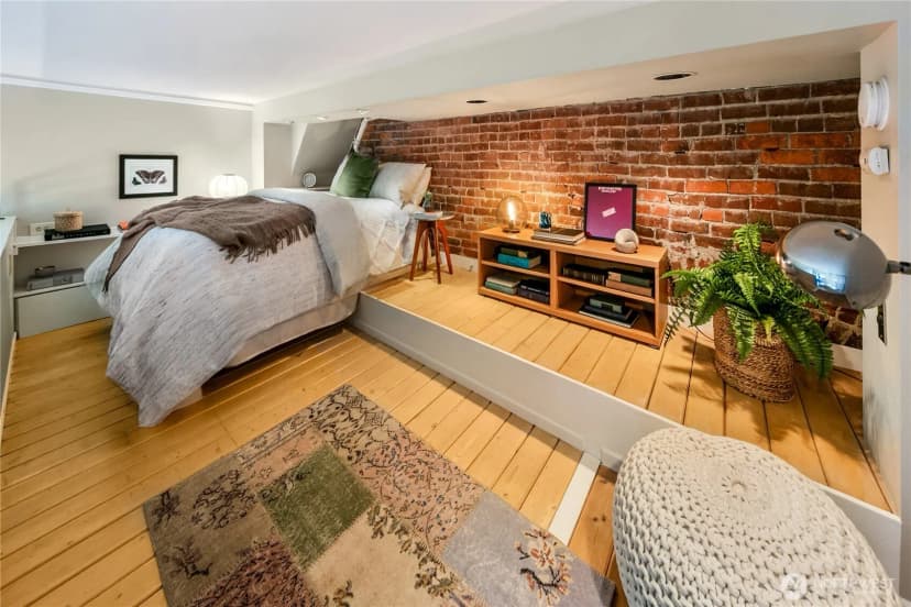 Property photo for 1401 5th Avenue W #306, Seattle photo 13