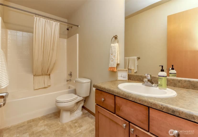 Property photo for 21648 Se 297th Terrace, Kent photo 18