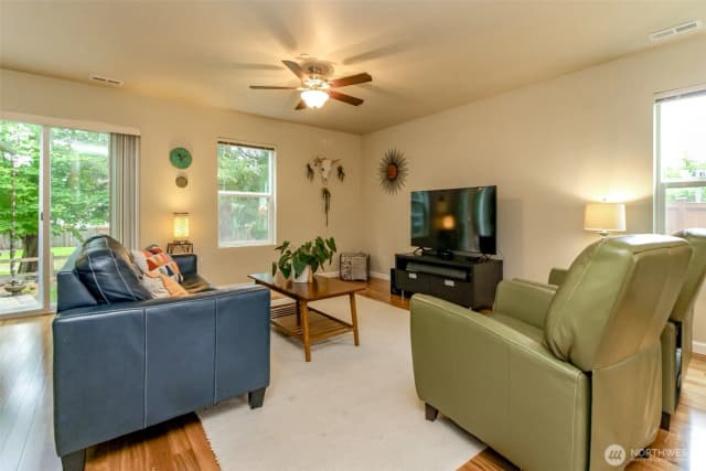 Property photo for 21648 Se 297th Terrace, Kent photo 3