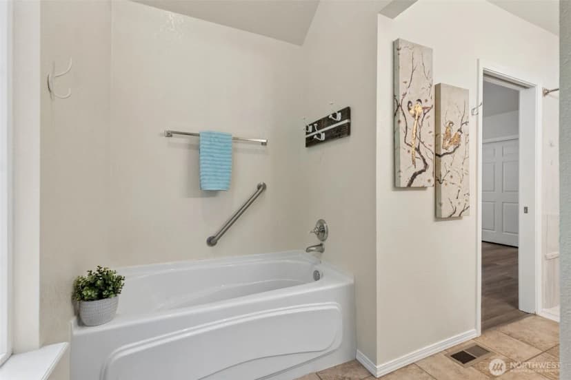 Property photo for 4819 Stratford Lane Se, Olympia photo 31