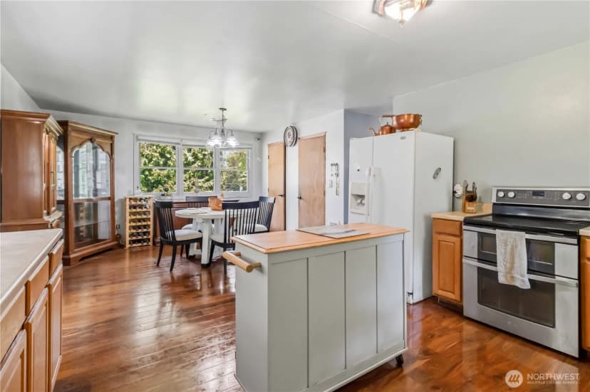 Property photo for 16204 Se 116th Street, Renton photo 4