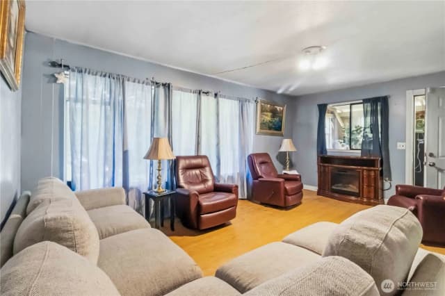 Property photo for 16204 Se 116th Street, Renton photo 3