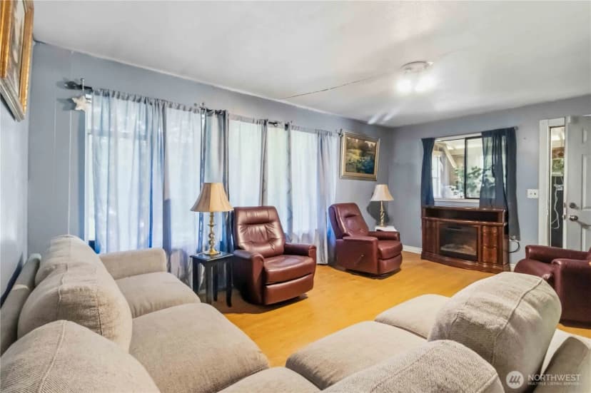 Property photo for 16204 Se 116th Street, Renton photo 3