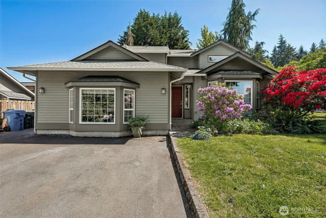 Property photo for 7624 52nd Avenue E, Tacoma photo 2
