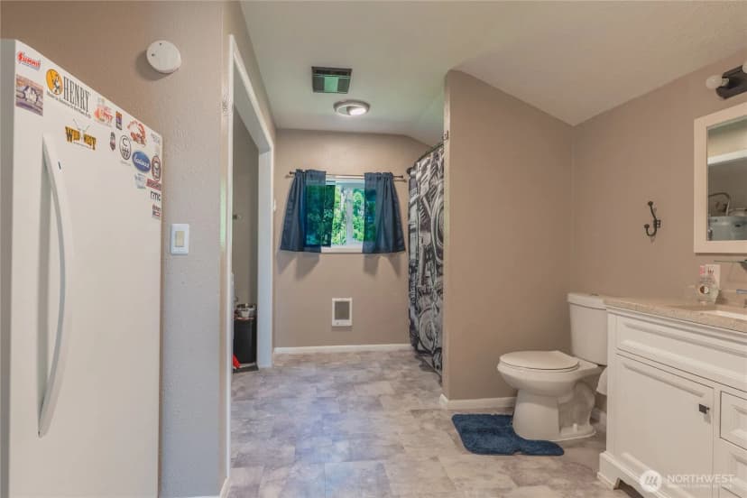 Property photo for 621 S First Street, Toledo photo 9