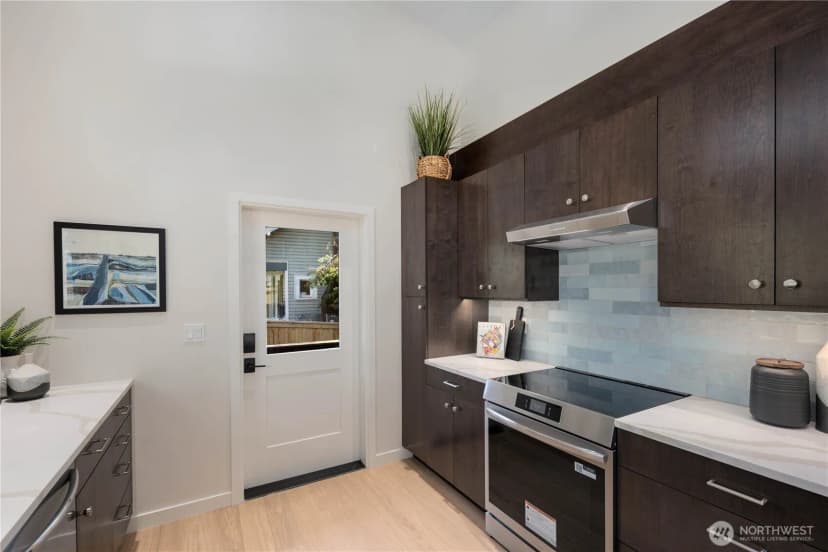 Property photo for 8627 30th Avenue Sw, Seattle photo 9